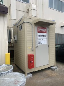 株式会社東海サンブラー様(愛知県小牧市)倉庫の温度対策！遮熱シート施工で薬品を最適保管