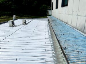 株式会社ツカダ様(岐阜県関市)工場遮熱＆省エネのW効果！サーモバリアで快適ワークスペース