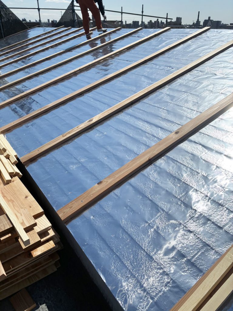 ライフ参番館(愛知県名古屋市千種区)カバー工法で、”雨漏対策＋暑さ対策”