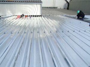 愛知県名古屋市倉庫環境を改善！スカイ工法で温度対策＆省エネ効果を実現